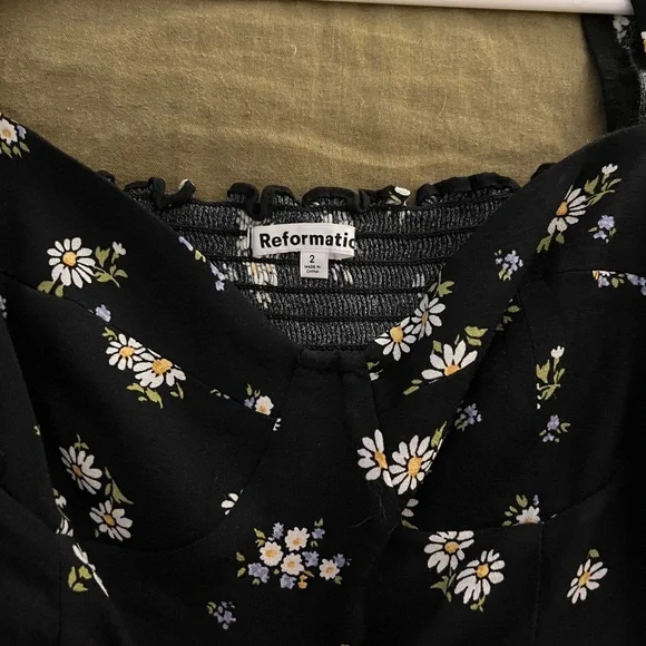 Reformation Reign Top in Daisy - Picture 4 of 8